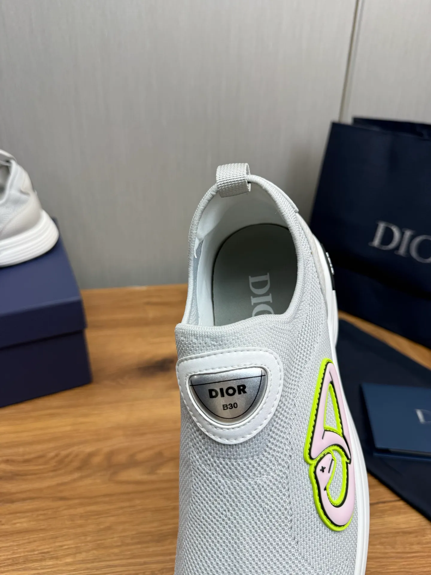 Men's shoes 💰540💰 Dior Dior B30 latest hot model shipped, original 1:1 manufacturing ▪️ Fabric: Original custom fly woven ▪️ Lining: Imported breathable mesh ▪️ Sole: Original molded non-slip outsole ▪️ Size: 38-45 (custom-made 45 non-returnable)